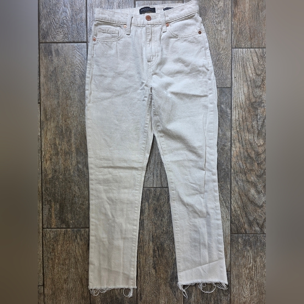 Banana Republic High-Rise Straight Jeans in Cream